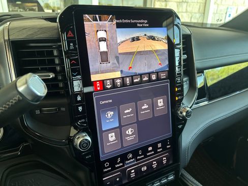 New 2027 RAM 2500 Limited AWD/4WD image 18