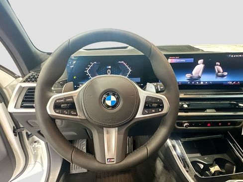 New 2026 BMW X5 xDrive40i w/ M Sport Package AWD/4WD image 10