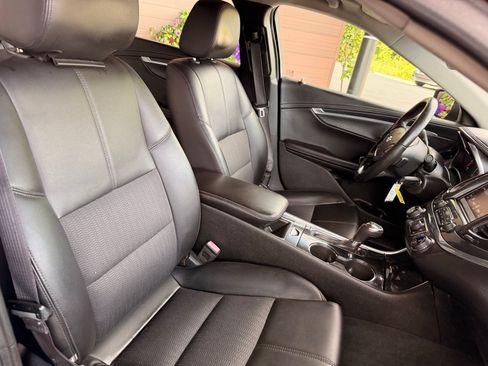 Used 2016 Chevrolet Impala LT w/ Convenience Package FWD image 16