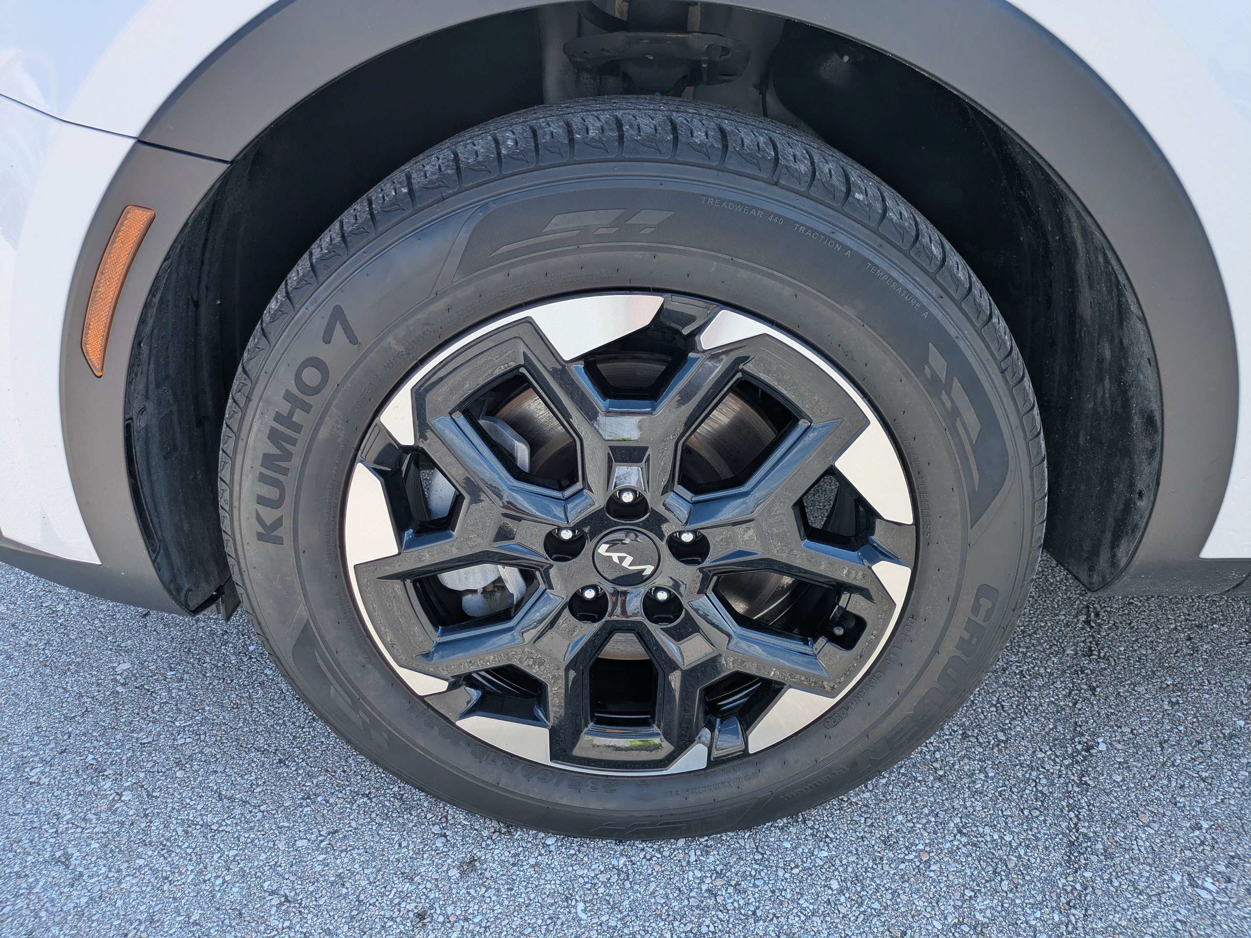 Certified 2025 Kia Sorento S w/ Panoramic Sunroof Package FWD image 13