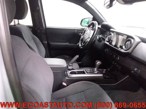 Used 2018 Toyota Tacoma TRD Sport w/ Technology Package image 14