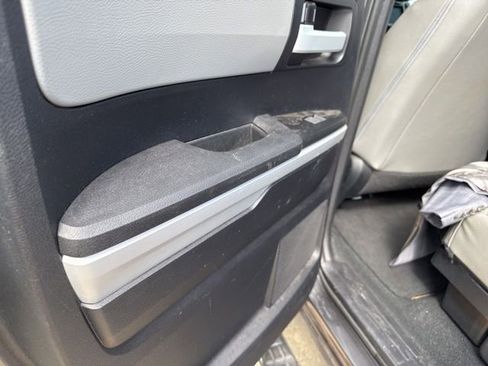 Used 2016 Toyota Tundra Limited image 22