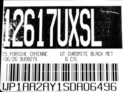 Certified 2025 Porsche Cayenne image 30