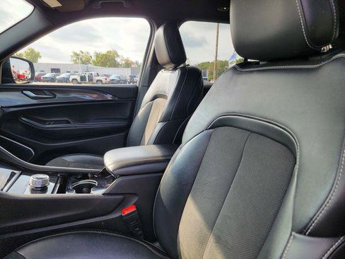 Certified 2022 Jeep Grand Cherokee Altitude image 16