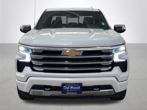 Used 2025 Chevrolet Silverado 1500 High Country w/ Z71 Off-Road Package AWD/4WD image 4