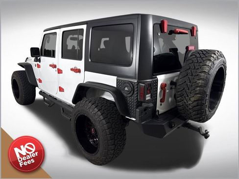 Used 2017 Jeep Wrangler Unlimited Rubicon w/ Connectivity Group image 6