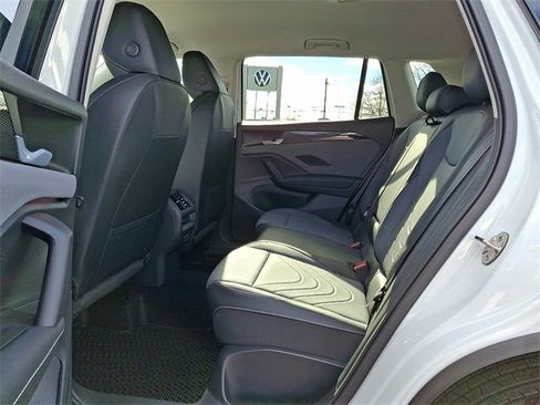 New 2026 Volkswagen Tiguan SE image 5