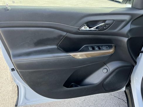 Used 2023 GMC Acadia SLE w/ Driver Convenience Package image 28