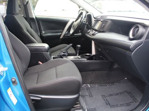 Used 2018 Toyota RAV4 XLE w/ Convenience Package image 23