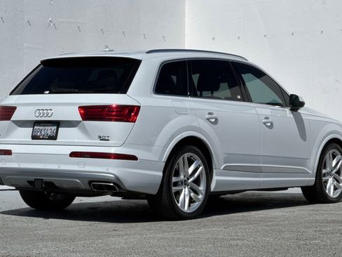 Used 2017 Audi Q7 3.0T Prestige w/ Prestige Package AWD/4WD image 3