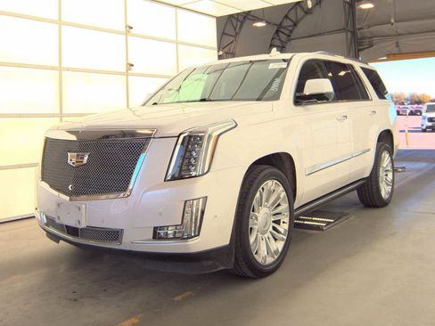 Used 2018 Cadillac Escalade Premium Luxury image 1
