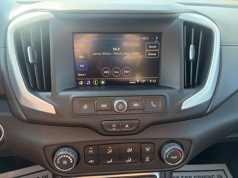 Used 2024 GMC Terrain SLE AWD/4WD image 19
