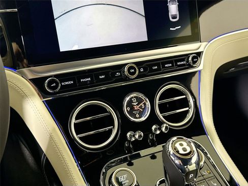 Used 2020 Bentley Continental GT V8 image 20