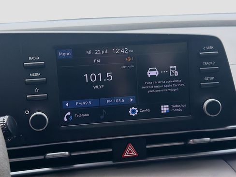 Used 2021 Hyundai Elantra SE FWD image 12