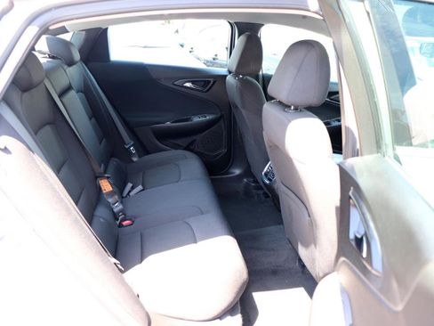 Used 2025 Chevrolet Malibu LT FWD image 13