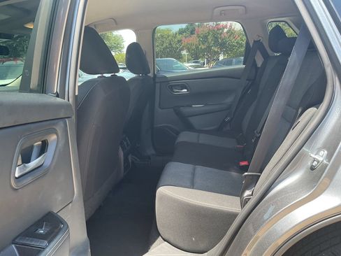 Used 2025 Nissan Rogue SV FWD image 12
