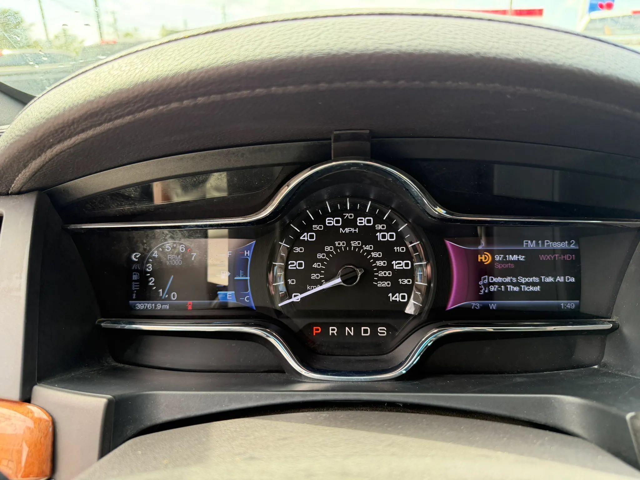 Used 2013 Lincoln MKS AWD image 16