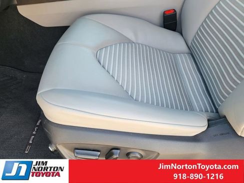 Used 2024 Toyota Camry SE FWD image 25