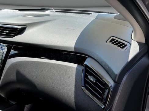 Used 2022 Nissan Rogue Sport SL w/ Premium Package AWD/4WD image 27