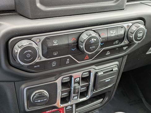 Used 2021 Jeep Gladiator Mojave w/ LED Lighting Group image 23