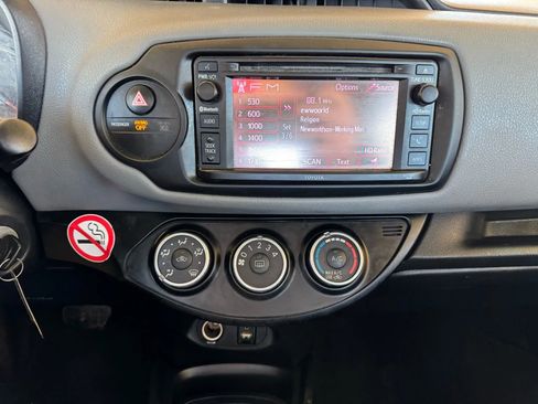 Used 2017 Toyota Yaris L image 13