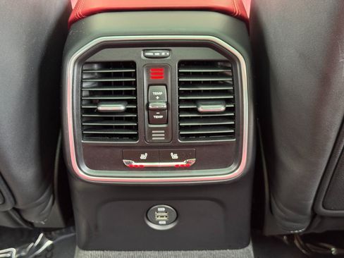 Used 2018 Porsche Macan GTS w/ Premium Package Plus AWD/4WD image 33