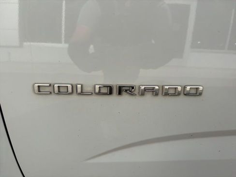 Used 2021 Chevrolet Colorado LT w/ LT Convenience Package image 14