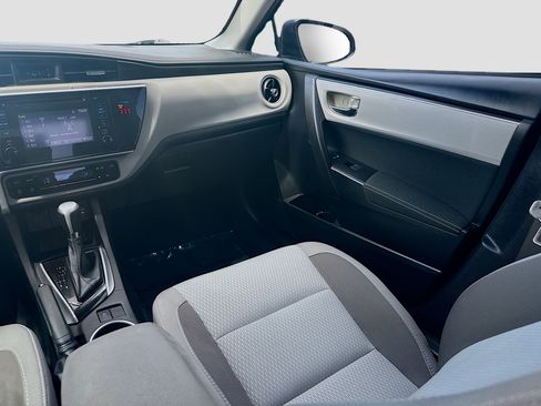 Used 2018 Toyota Corolla LE FWD image 21