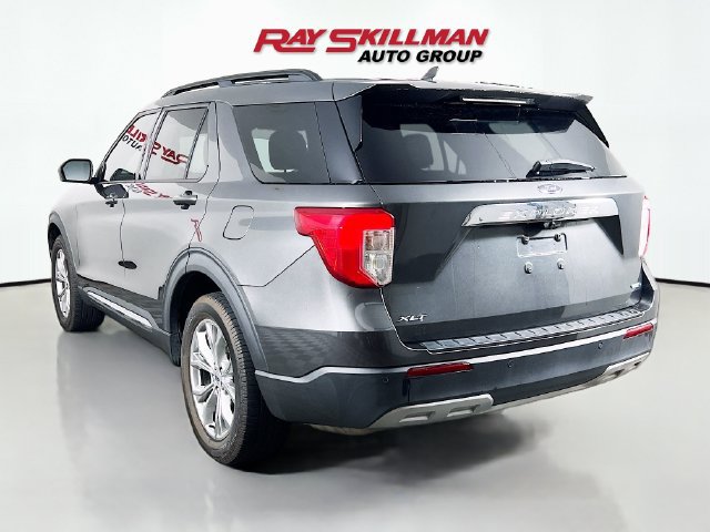 Used 2020 Ford Explorer XLT w/ Equipment Group 202A AWD/4WD image 4