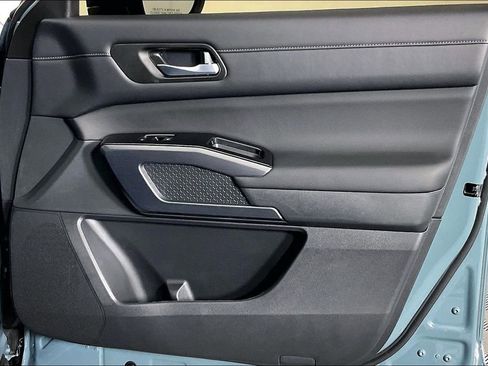 New 2026 Nissan Pathfinder SL image 24