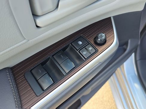 Used 2023 Toyota Sienna LE image 16