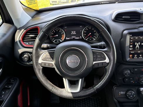 Used 2018 Jeep Renegade Trailhawk AWD/4WD image 10