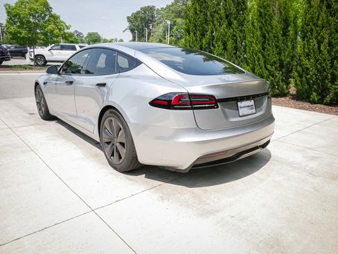 Used 2025 Tesla Model S image 9