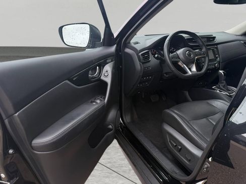 Used 2019 Nissan Rogue SL w/ Premium Package AWD/4WD image 18
