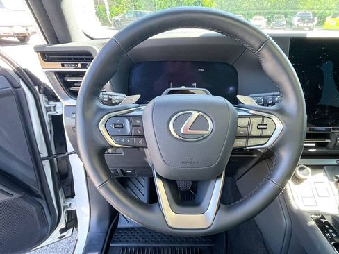 Used 2024 Lexus GX 550 w/ Accessory Package (2T) AWD/4WD image 11