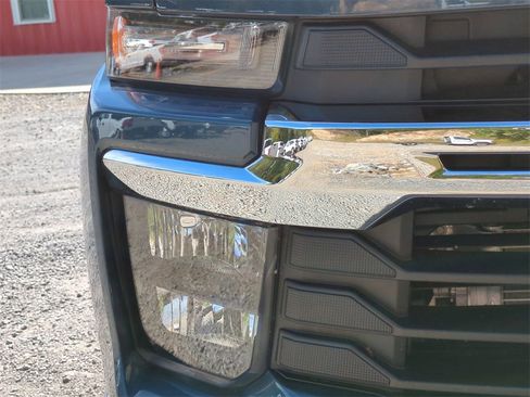 Used 2025 Chevrolet Silverado 2500 LT image 10