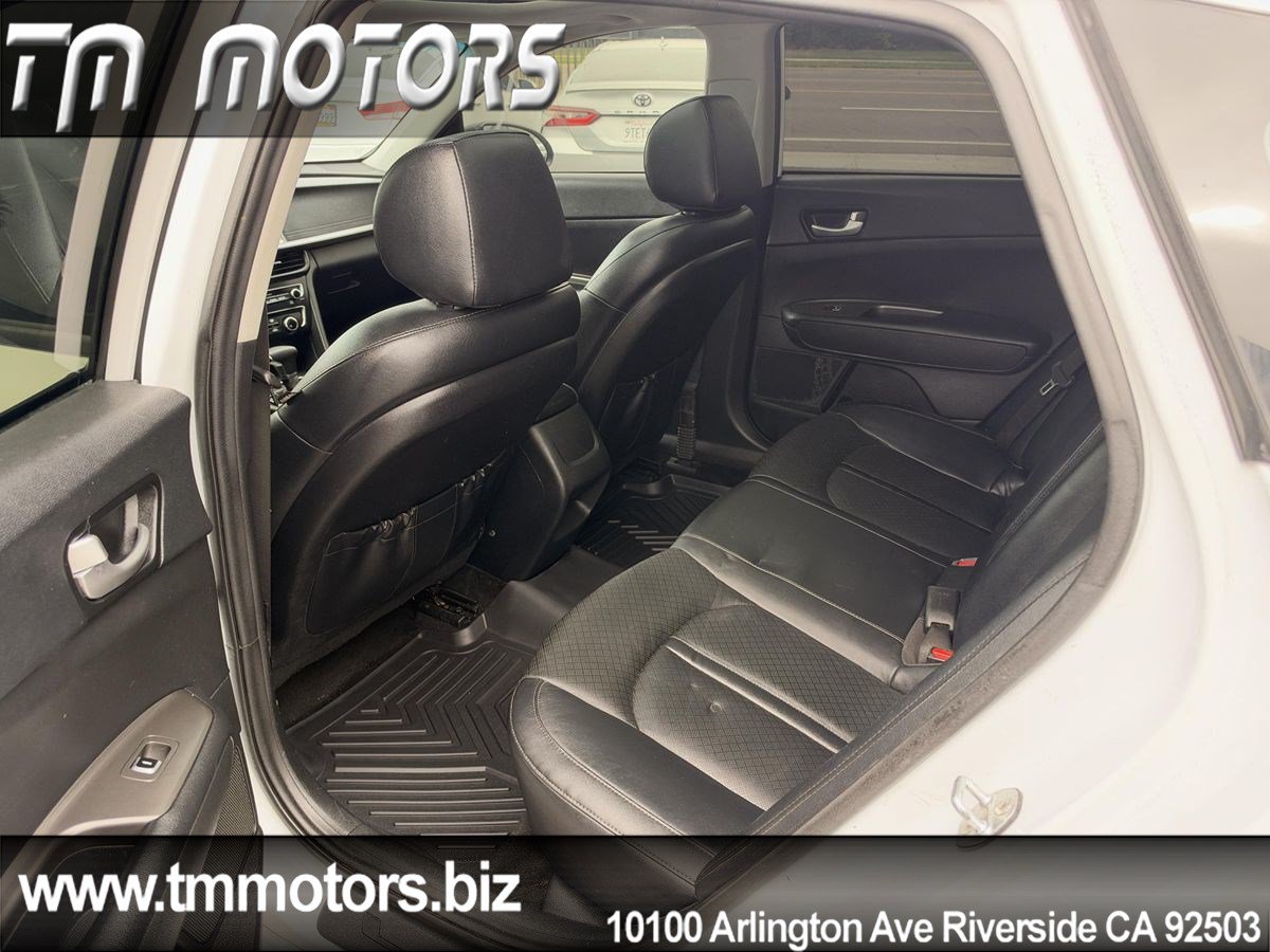 Used 2020 Kia Optima SE FWD image 18