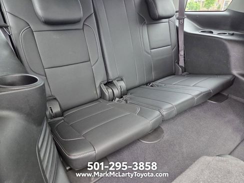 Used 2019 GMC Yukon SLT w/ Premium Edition AWD/4WD image 17