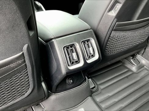Used 2025 Kia Sorento EX w/ Panoramic Sunroof Package FWD image 12