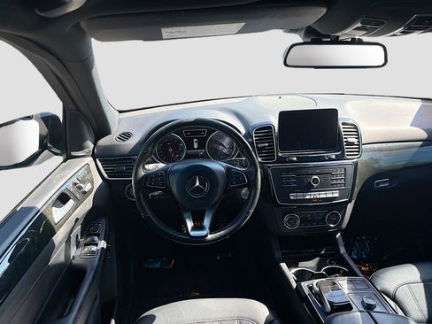 Used 2019 Mercedes-Benz GLE 400 4MATIC image 19