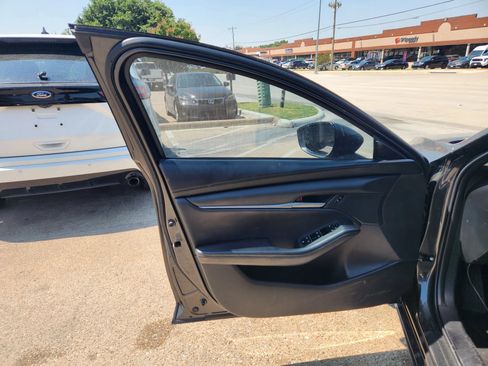 Used 2023 MAZDA MAZDA3 s FWD image 4