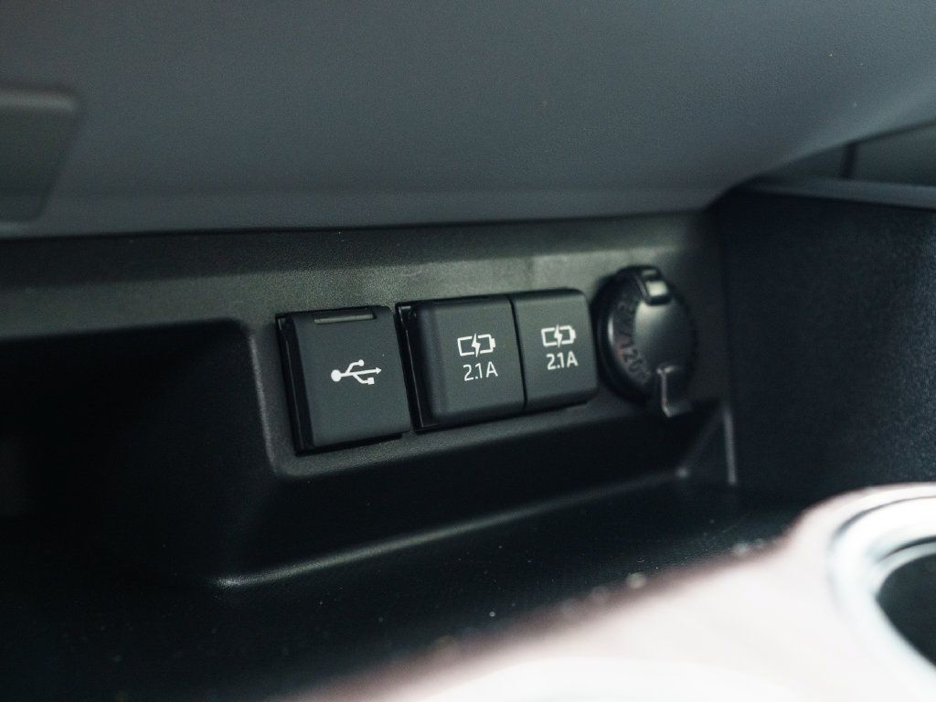 Used 2021 Toyota Highlander Platinum AWD/4WD image 34