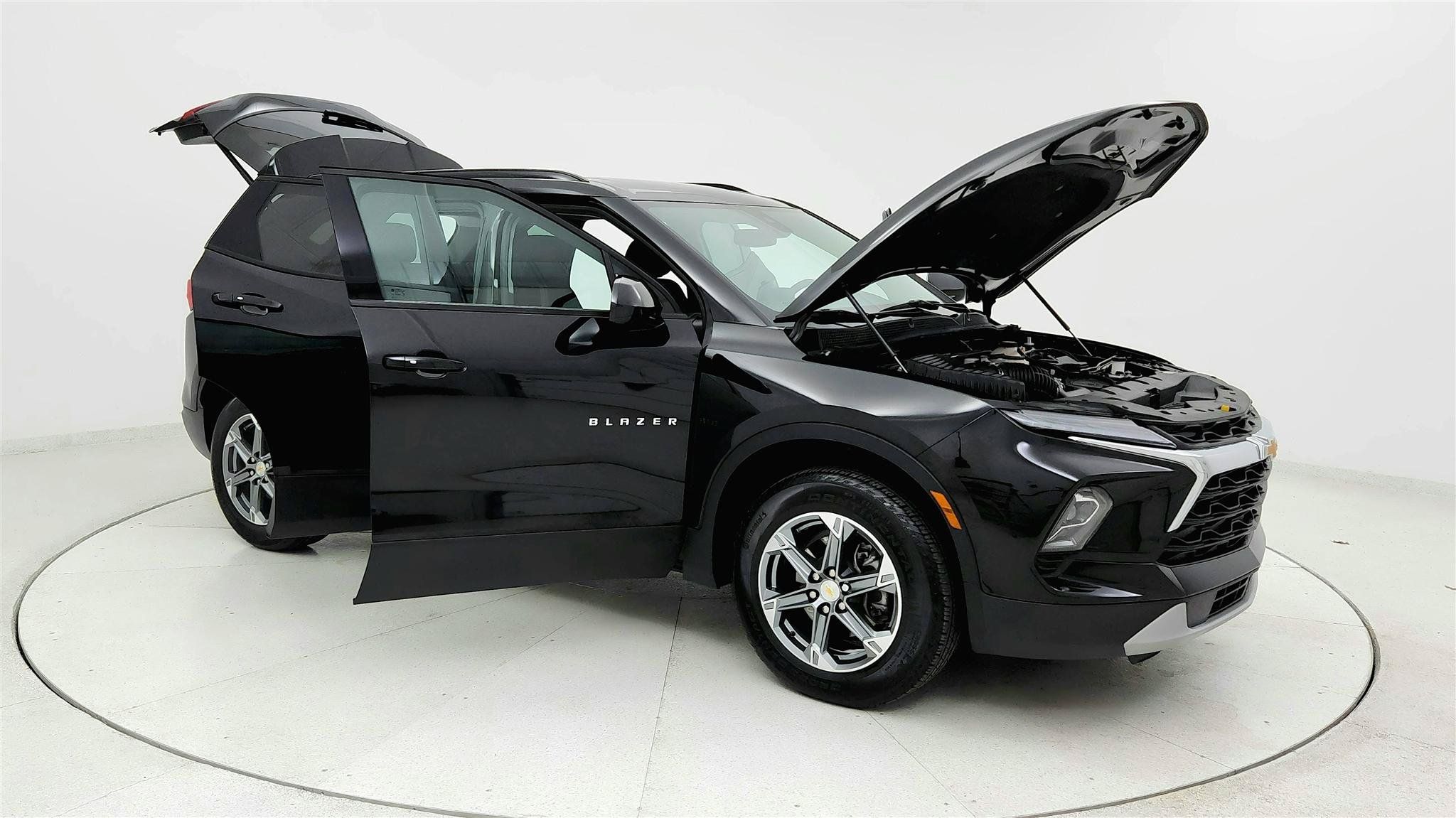 Used 2024 Chevrolet Blazer LT w/ Convenience Package FWD image 12