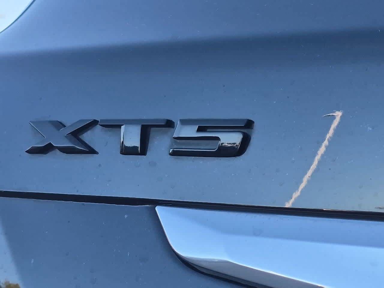 Used 2018 Cadillac XT5 AWD image 12