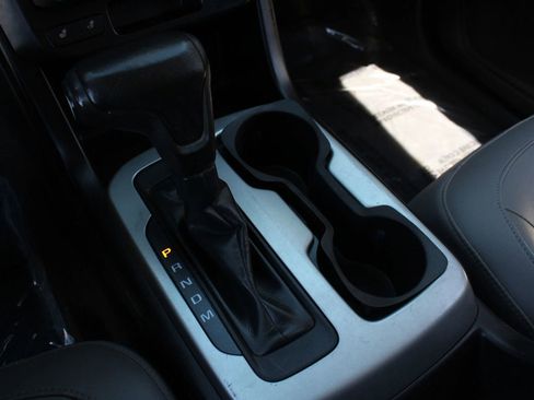 Used 2015 Chevrolet Colorado LT w/ Luxury Package RWD image 28
