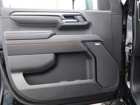 Used 2025 GMC Sierra 3500 AT4 w/ AT4 Premium Plus Package AWD/4WD image 17
