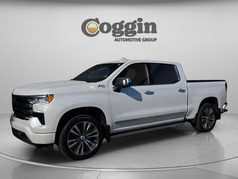 Used 2023 Chevrolet Silverado 1500 High Country w/ High Country Premium Package AWD/4WD image 1