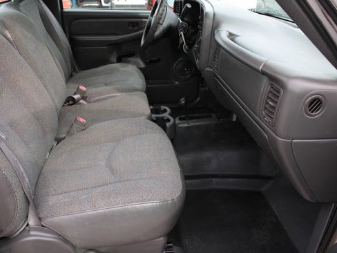 Used 2004 GMC Sierra 1500 W/T w/ Light Duty Power Package image 6