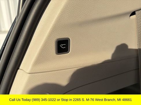 Used 2024 Chrysler Pacifica Touring-L image 33