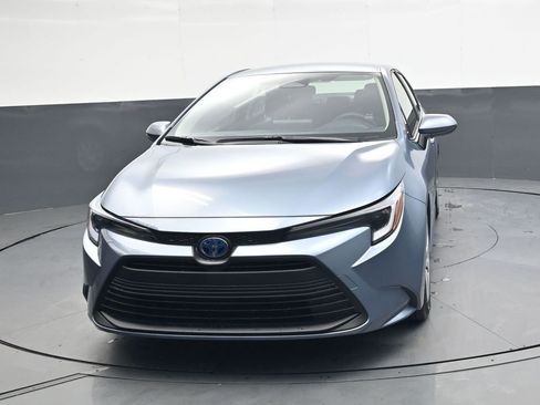 Used 2025 Toyota Corolla LE image 9